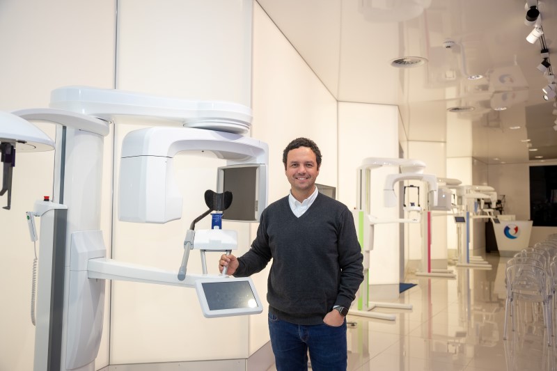 Chilean radiologist bridges continental divide with Finnish dental technology